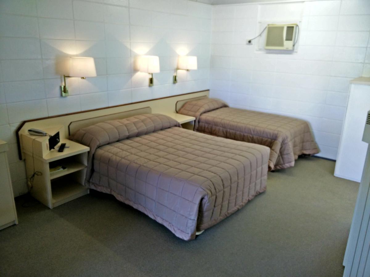 Cairns Motor Inn Bagian luar foto
